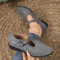 Zapatos de cuña de ante gris con punta fina y hebilla ajustable para mujer moderna - 36 / Gris