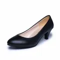Escarpins noirs classiques à bout rond et petit talon pour femme, idéals pour le bureau - 35 / Cuir Noir Mat