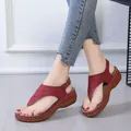 Red wedge thong sandals for women with thick platform soles and white stitching - 35 / Red