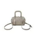 Elegante graue geflochtene Boston Handtasche mit stabilen Griffen und Schultergurt - 1 Stück / Grau