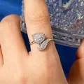 Bague renard élégante en ton argent avec pierres pavées scintillantes et design ouvert - Taille 5 / Style Renard / Argent