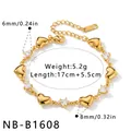 Detailansicht des 18k vergoldeten Edelstahl-Herzarmbandes mit Zirkonia-Anhängern - Herz Weiß Strass Armband (NB-B1608) / Weiß / 0.3