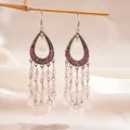 Gros plan détaillé de boucles d'oreilles pendantes en résine rose de style chinois avec pompons - 2# Style Crochet d'Oreille / Rose