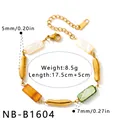 Détail d'un bracelet en acier doré avec incrustations de coquillages géométriques et mesures - 17.5cm+5cm