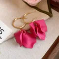 Boucles d'oreilles créoles dorées avec élégants pétales en résine fuchsia pour femme - Style Tige en Argent (53#) / Or - Rose Mat
