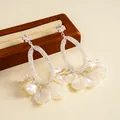 Boucles d'oreilles ovales argentées avec pampilles en résine blanche sur support bois - Style Tige en Argent (64#) / Argent-Blanc