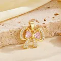 Verfijnde vergulde strikhanger met roze hartvormige stenen en fonkelende pavé-kristallen - Roze Strass Strik Hanger (Alleen Hanger)