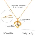 Vue détaillée du collier pendentif cœur fleur en émail avec mesures de longueur et poids. - Style Floral Rose (HC-N40980)