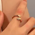 Bague réglable en or rose avec le design créatif des mains de la Création d'Adam - Style Étreinte de Main (A-103)