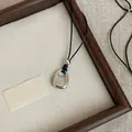 Élégant collier pendentif géométrique argenté style coréen avec cordon noir pour femme - Black Cord Glossy Silver Pendant