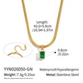 Detailweergave van vierkante groene hangerketting met gouden slangenketting en maten - Smaragdgroene Zirconia Stijl (YYN026050-GN)