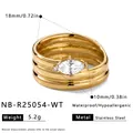Détail d'une bague en acier inoxydable plaqué or 18 carats avec zircon, 18mm - Or avec pierre blanche