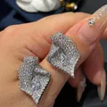 Boucles d'oreilles élégantes en forme de tulipe avec zircons étincelants pour femmes - Tige en argent 925 / Argent