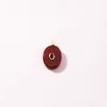 Ovaler Anhänger aus rotem Achat mit schwarzem Edelstein und goldener Öse für DIY-Schmuck. - Ovaler Roter Achat Stil
