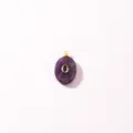 Ovaler violetter Amethyst-Natursteinanhänger mit grünem Edelsteinbesatz für DIY-Schmuck - Ovaler Amethyst Stil