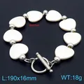 Eleganter Armband aus Titanstahl mit herzförmigen Muschelperlen und OT-Verschluss - Silber Herz (KB161936-Z)