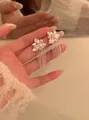 Elegante Franse stijl witte bloem oorknopjes met fijne lange hangers van kralenfranje - Vijfblads Bloem Kralenketting Kwast Stijl (22#)