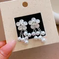 Elegante Franse stijl bloem oorknoppen met hangende witte parelkwastjes in zilveren kleur - Bloem Kunstparel Kwast Stijl (47#)