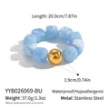 Detailansicht eines blauen Marmorperlen-Armbands mit 1,9 cm goldener Edelstahlperle - Armband (YYB026069-BU)