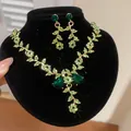 Parure de bijoux de mariage avec fleurs en strass verts collier et boucles d'oreilles - Vert