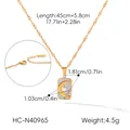 Vue détaillée du collier pendentif lune et soleil en or 18 carats avec dimensions. - Style Lune Rectangulaire (HC-N40965)
