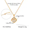 Vue détaillée du collier pendentif soleil plaqué or 18k avec dimensions et poids - Style Rayon de Soleil Carré (HC-N40966)