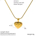 Detailopname hart hanger ketting specificaties 18K verguld roestvrij staal 45cm - Geometrische Textuur Harthanger (SP1051G) / Slangenketting (ca. 45cm)