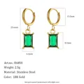 Elegante 18K vergoldete Edelstahl-Creolen mit rechteckigem grünem Smaragd-Stein - Grüne Anhänger-Ohrringe (E6850_Green)