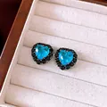 Elegante Vintage Silberohrstecker mit blauem Herz-Edelstein und schwarzen Steinen. - Herz Strass Stil (70#) / Rotguss Blau
