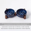 Japanse blauwe keramische slow feeder voerbak met acaciahouten standaard - Ovengeglazuurd Blauw Slow Feeder Bak Met Dubbele Standaard