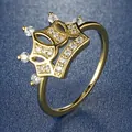 Bague élégante en forme de couronne avec zircons 5A brillants et finition or 14 carats - Taille 5 / Style Couronne Individuel / Or K