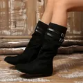 Bottes noires plissées pour femmes avec double boucle de ceinture et talon bas plat - 36 / Noir