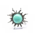 Detailansicht eines silbernen Sonnenrings im Vintage-Stil mit rundem Türkis-Stein - Sonnenmotiv Offener Ring / Türkis