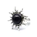 Detailansicht eines Vintage Silberrings in Sonnenform mit funkelndem blauem Sandstein. - Sonnenmotiv Offener Ring / Blauer Sandstein