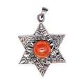 Pendentif vintage Étoile de David avec une pierre rouge centrale - Agate rouge
