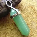 Eleganter Anhänger aus grünem Naturkristall in Sechsecksäulenform mit Silberverschluss - Grüner Aventurin (Nur Anhänger) / Grün