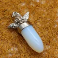 Eleganter Schutzengel-Opalith-Stein-Anhänger in Projektilform mit silbernen Flügeln Schmuck - Kugel Engel Anhänger / Opal