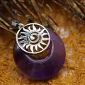 Naturviolette Amethyst-Donut-Anhänger mit silberner Sonne, ethnischer Schmuckstil - K9 / Amethyst