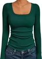 Slim fit dames top met lange mouwen in donkergroen ribgebreid ontwerp en een vierkante hals - Donkergroen