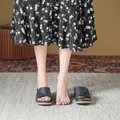 Sandales compensées pour femmes bleu marine avec brides croisées et surpiqûres - 38 / Bleu foncé