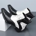 Botines Chelsea para hombre con patrón craquelado en blanco y negro y tachuelas plata. - 39 / Negro y Blanco