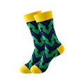 Chaussettes mi-mollet à zigzags vert et bleu avec détails jaunes pour hommes et femmes. - Taille unique / Motif Géométrique en Zigzag (238)