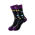 Chaussettes mi-mollet en coton tendance avec motifs espace et planètes sur fond noir. - Taille unique / Motif Ciel Étoilé & Constellation (251)