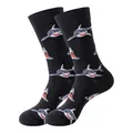 Chaussettes créatives en coton noir avec motif requin rigolo pour homme et femme - Taille unique / Motif Requin de Dessin Animé (258)