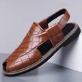 Sandalias de cuero marrón para hombre con patrón de cocodrilo y suela suave para verano. - 38 / Cuadros Marrón Claro