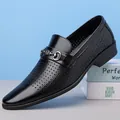 Mocasines elegantes de cuero negro para hombre, estilo casual de negocios con hebilla - 38 / Negro