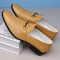 Mocasines de cuero calado transpirable para hombre con hebilla metálica amarillo mostaza - 38 / Amarillo