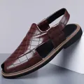 Sandalias casuales para hombre en cuero marrón con estampado de cocodrilo lujo - 38 / Cuadros Marrón Oscuro