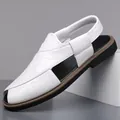 Sandalias de verano para hombre en blanco con grabado de cocodrilo y suela antideslizante - 38 / Cuadros Blancos