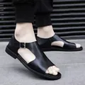 Sandales en cuir noir pour hommes avec bride à boucle pour la plage et la conduite - 38 / Style à Boucle (D2828) / Noir